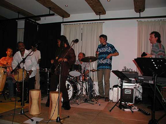 TalkingDrums040.jpg