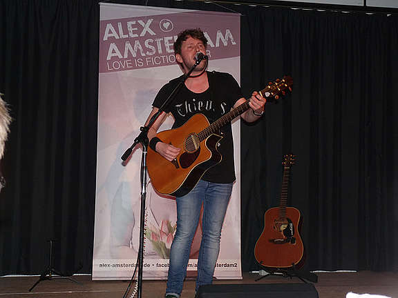Alex-Amsterdam-02.jpg 